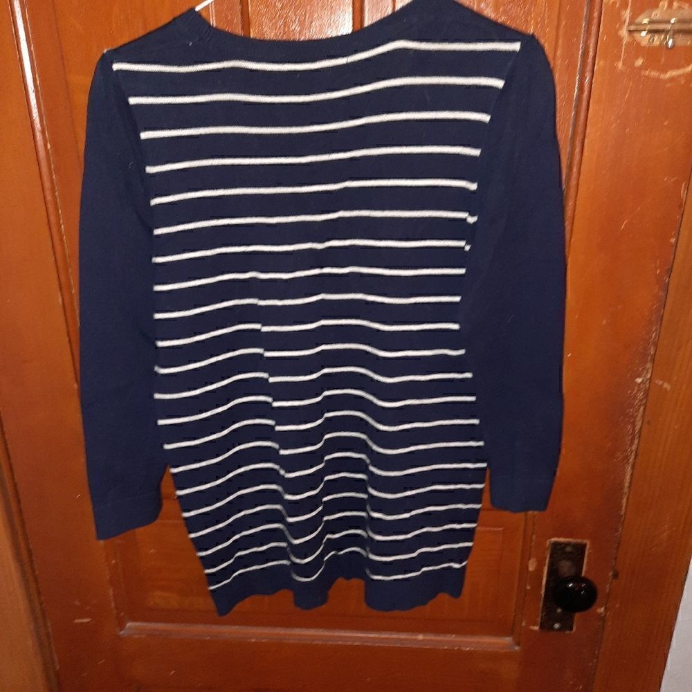 GAP Sweater - Picture 2 of 4
